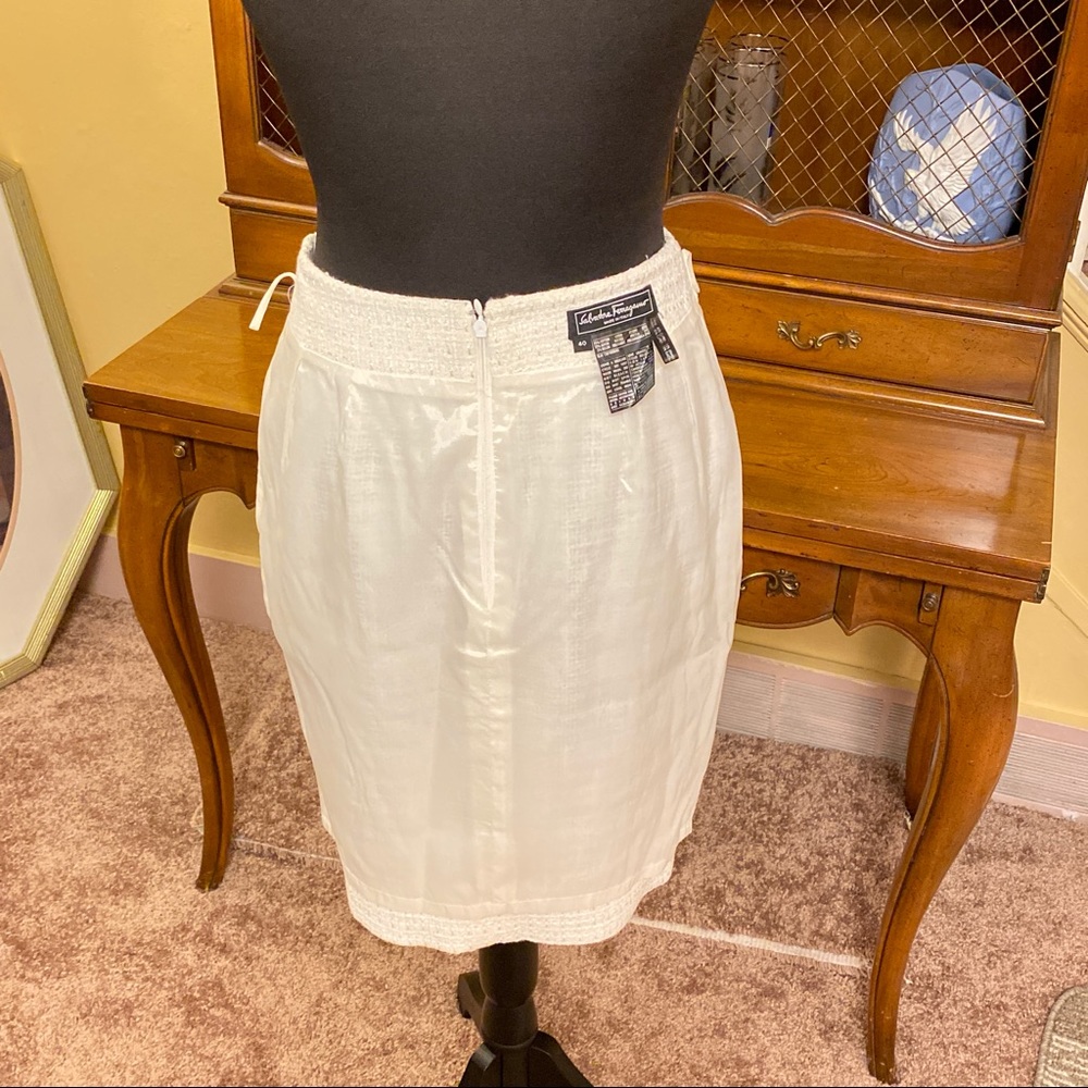 ❤️Salvatore Ferragamo White Tweed Kick Pleat Skirt. Size 40. - Picture 7 of 9